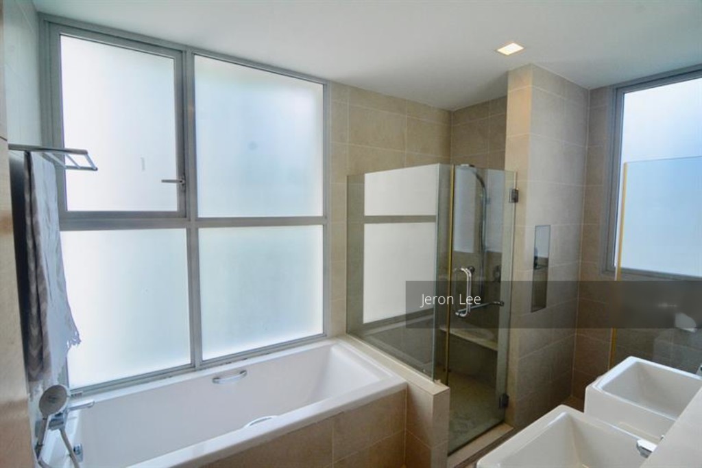 The Esta (D15), Condominium #182587592